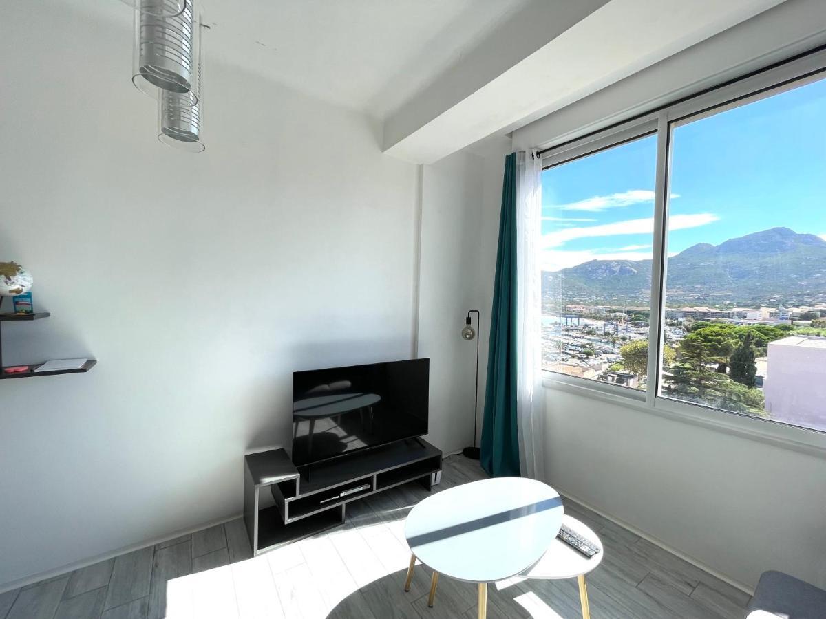 Calvi T2 Climatise, Wifi, Centre-Ville, A Proximite Plage, Commerces, Taxi & Gare, Vue Plage & Montagne المظهر الخارجي الصورة