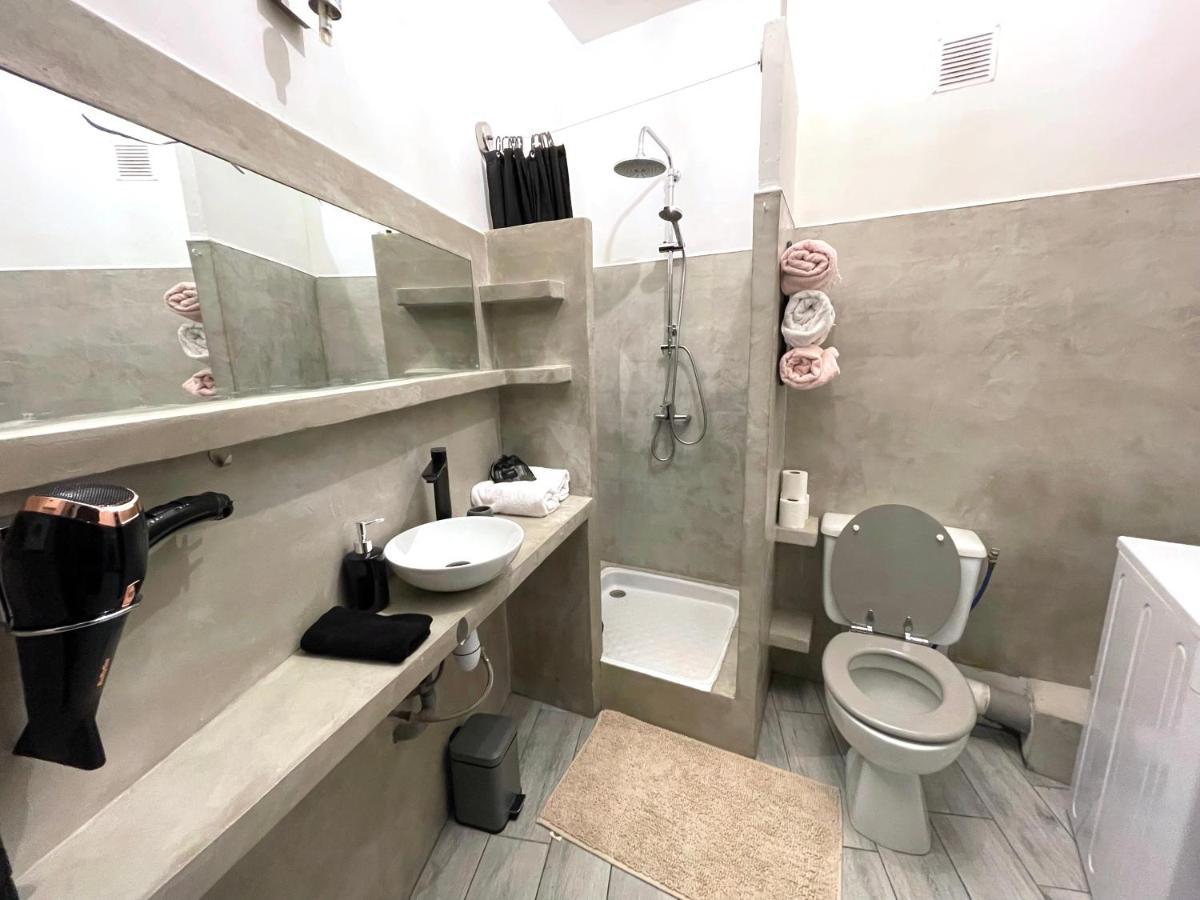 Calvi T2 Climatise, Wifi, Centre-Ville, A Proximite Plage, Commerces, Taxi & Gare, Vue Plage & Montagne المظهر الخارجي الصورة